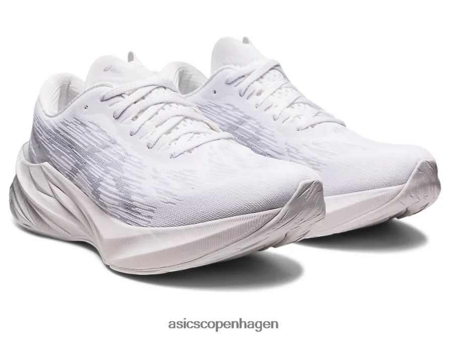 Asics novablast 3 hvid/piemontegrå Z206F62405