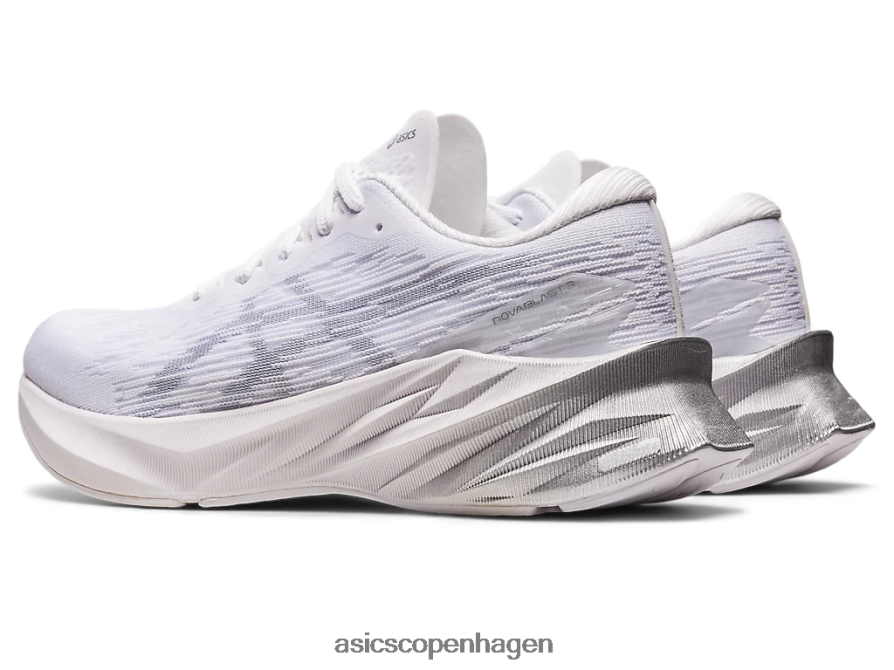 Asics novablast 3 hvid/piemontegrå Z206F62405
