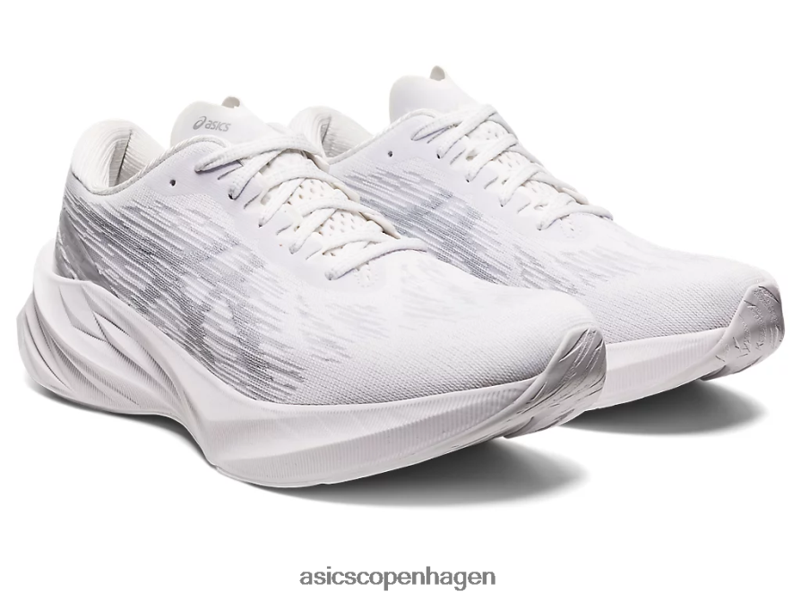 Asics novablast 3 hvid/piemontegrå Z206F6402