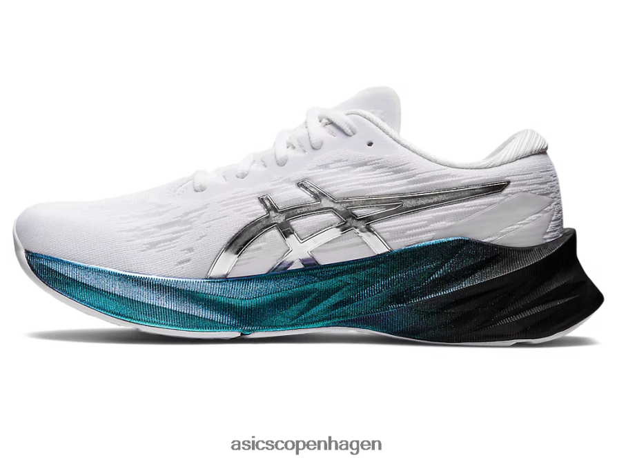Asics novablast 3 platin hvid/ren sølv Z206F6948