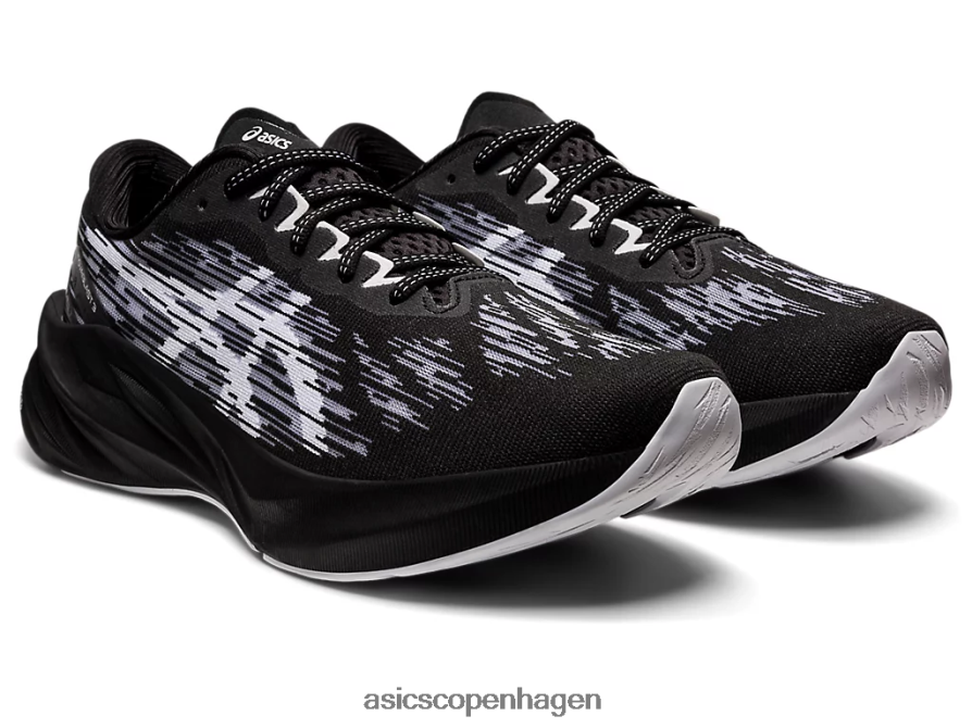 Asics novablast 3 sort hvid Z206F6931