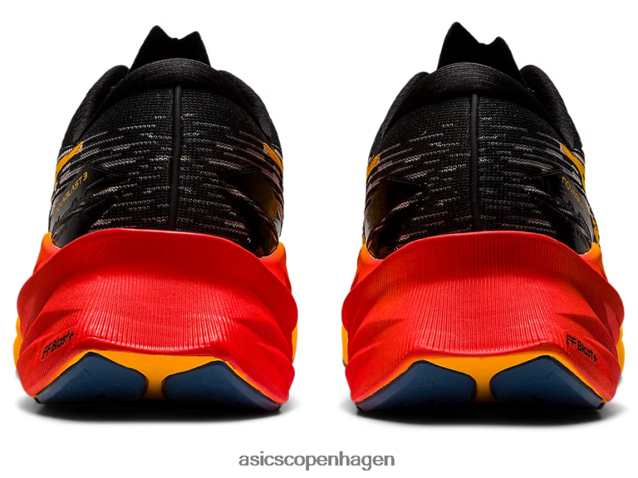 Asics novablast 3 sort/rav Z206F6939